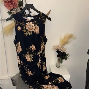 nine britton Navy Maxi Dress with Beige Rose Print